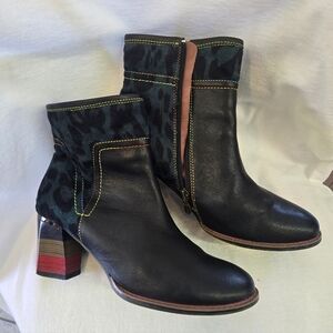 Rare and beautiful Laura Vita Geceko 01 ankle boots